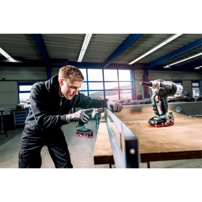 Metabo akkus 18V popszegecshúzó pisztoly 10.000N 2,4-6mm- NP 18 LTX BL 5.0+ metaBOX 145 L, akku és töltő nélkül, 619002840