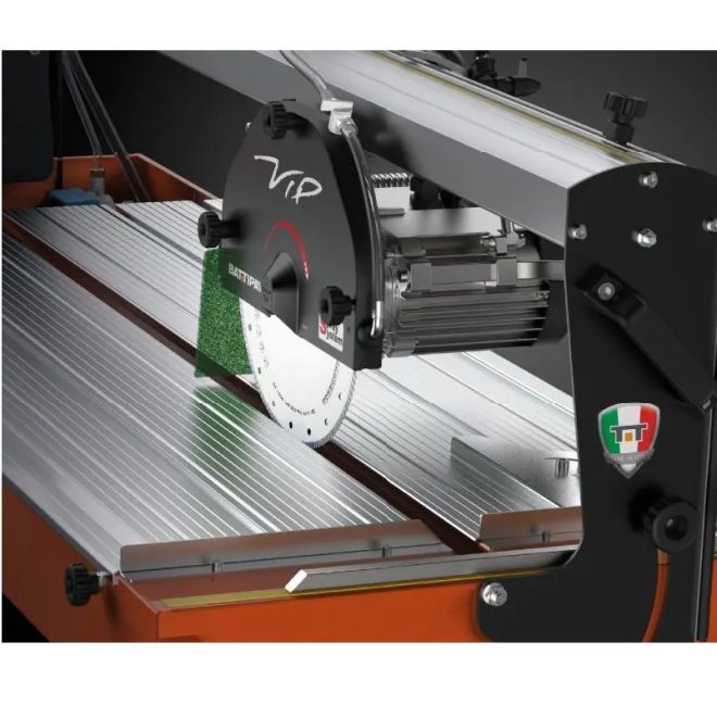 Battipav csempevágógép 200mm-es tárcsaátmérő, 1,4kW, 230V, 0-45° dönthető munkaasztal, 67-857