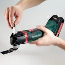 Metabo akkus 18V multiszerszám 1,6° 7000-18000/min MT 18 LTX 32mm HCS (fa) merülő fűrészlap +csiszolólapok +elszívó és multiadapter +metaBOX 145 L +akku és töltő nélkül, 613021840
